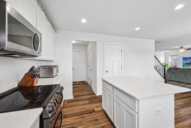 676 Lambert DRIVE, Slinger, WI 53086