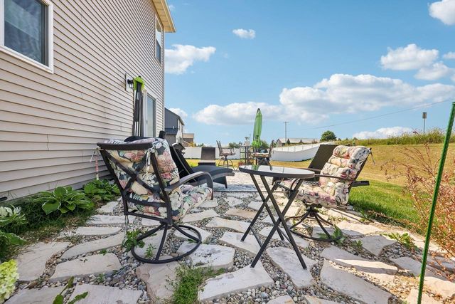 676 Lambert DRIVE, Slinger, WI 53086