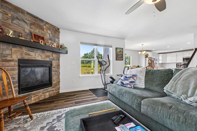 676 Lambert DRIVE, Slinger, WI 53086