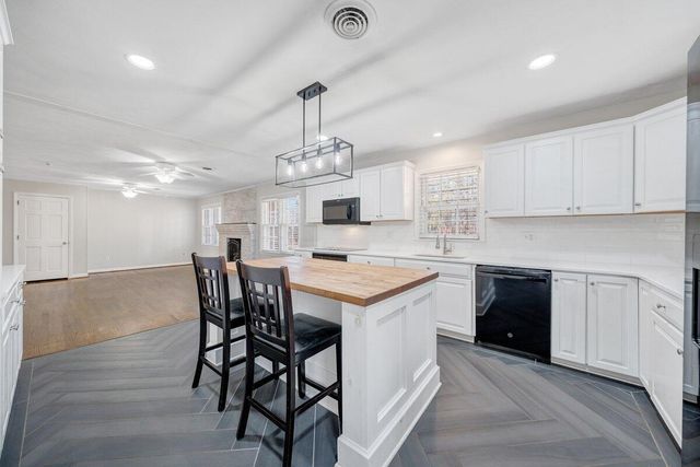 501 Darwin RD, Roanoke, VA 24014