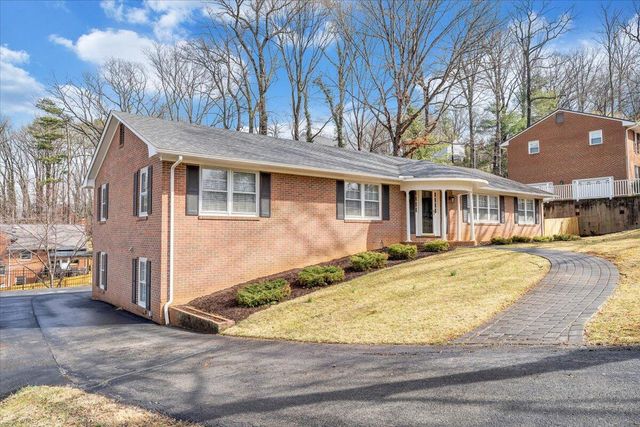 501 Darwin RD, Roanoke, VA 24014