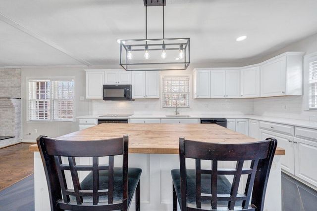 501 Darwin RD, Roanoke, VA 24014