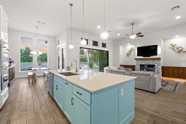 224 Highland Oaks, Leander, TX 78641