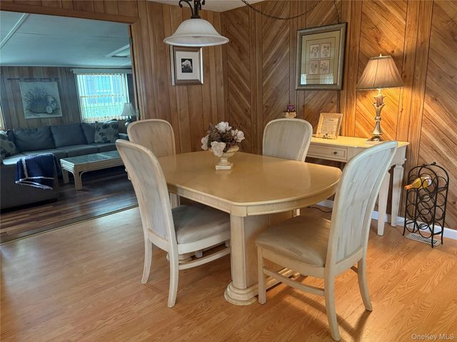 525 Riverleigh Avenue P6, Riverhead, NY 11901