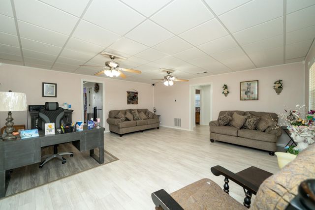 342 Old Easton Rd, Longview, TX 75603