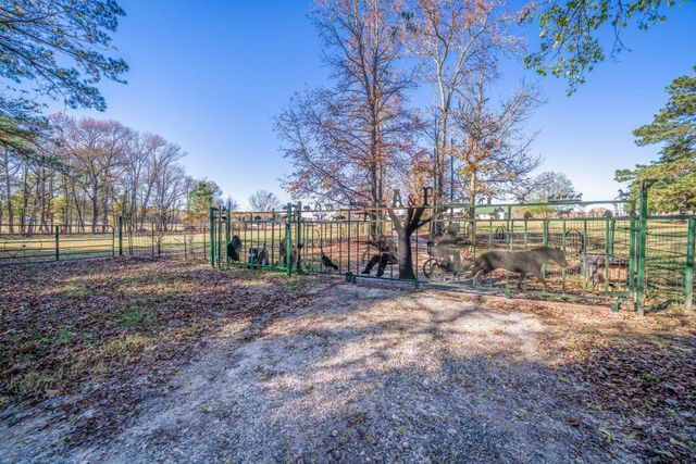 342 Old Easton Rd, Longview, TX 75603