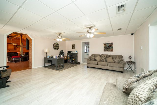342 Old Easton Rd, Longview, TX 75603