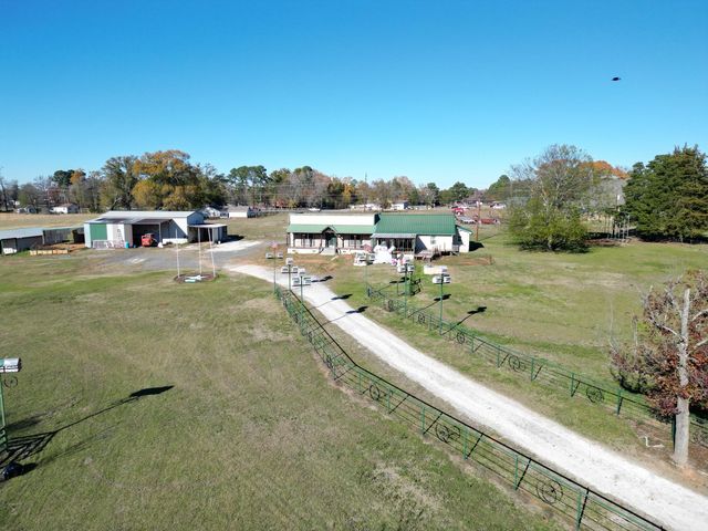 342 Old Easton Rd, Longview, TX 75603