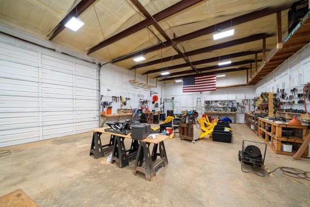 342 Old Easton Rd, Longview, TX 75603