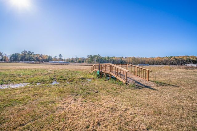 342 Old Easton Rd, Longview, TX 75603