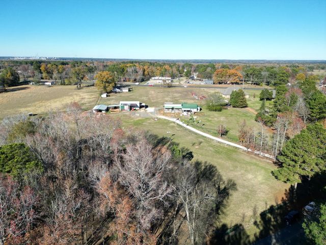 342 Old Easton Rd, Longview, TX 75603