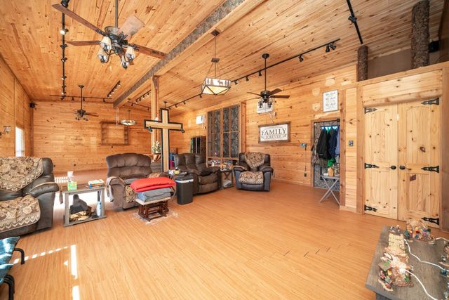 342 Old Easton Rd, Longview, TX 75603