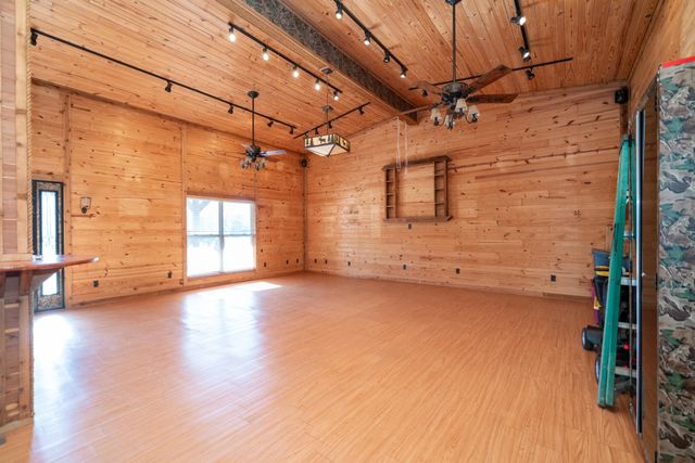 342 Old Easton Rd, Longview, TX 75603