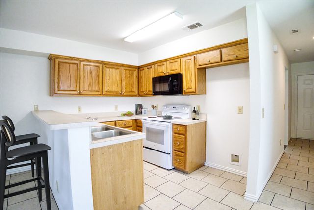 1708 S Waco Street, Van Alstyne, TX 75495