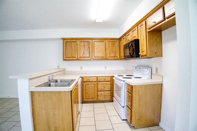 1708 S Waco Street, Van Alstyne, TX 75495