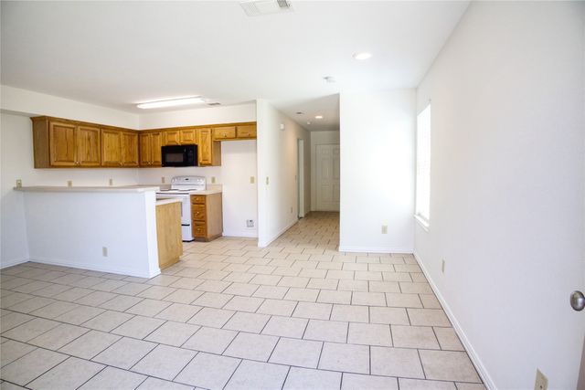 1708 S Waco Street, Van Alstyne, TX 75495