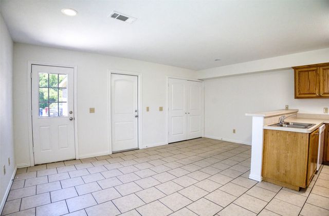 1708 S Waco Street, Van Alstyne, TX 75495