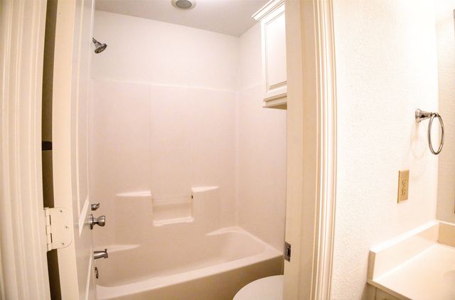 1708 S Waco Street, Van Alstyne, TX 75495