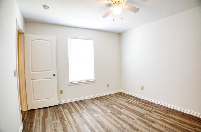 1708 S Waco Street, Van Alstyne, TX 75495