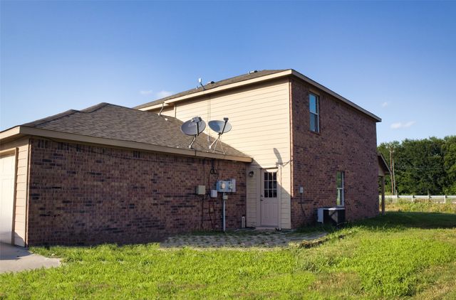 1708 S Waco Street, Van Alstyne, TX 75495