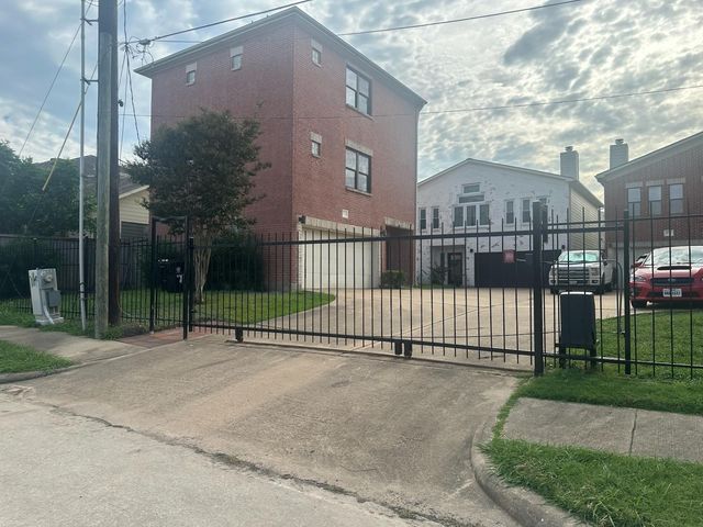 9716 Linkmeadow Lane, Houston, TX 77025