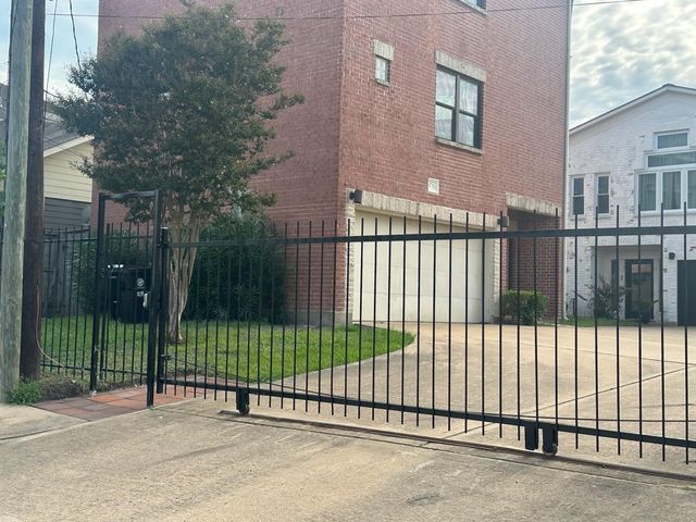 9716 Linkmeadow Lane, Houston, TX 77025