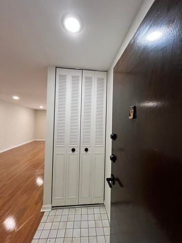 314 Lathrop Avenue 402, Forest Park, IL 60130