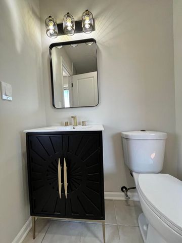 314 Lathrop Avenue 402, Forest Park, IL 60130