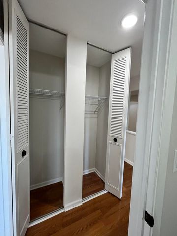 314 Lathrop Avenue 402, Forest Park, IL 60130