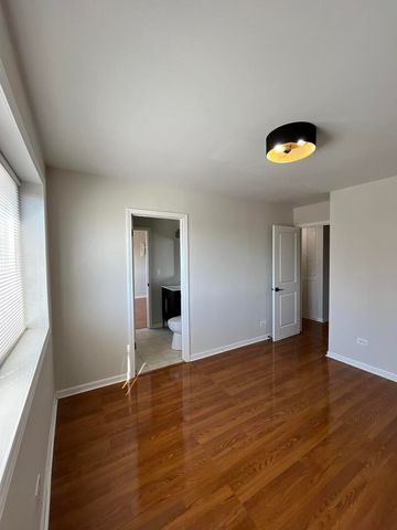 314 Lathrop Avenue 402, Forest Park, IL 60130