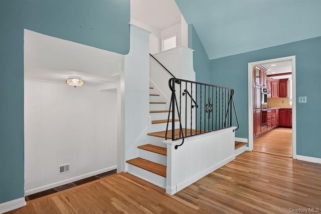 7 Stanley Road, White Plains, NY 10605