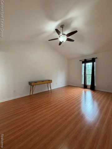 14211 Chesapeake Circle, Walled Lake, MI 48390