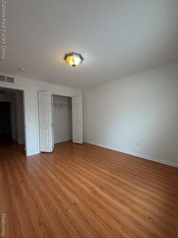 14211 Chesapeake Circle, Walled Lake, MI 48390