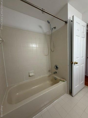 14211 Chesapeake Circle, Walled Lake, MI 48390