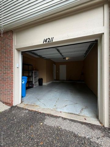 14211 Chesapeake Circle, Walled Lake, MI 48390