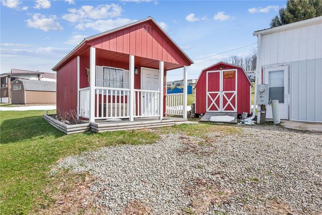 300 Clubhouse Drive, Donegal, PA 15628