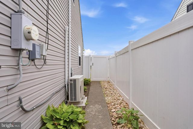 365 W KING ST, Pottstown, PA 19464