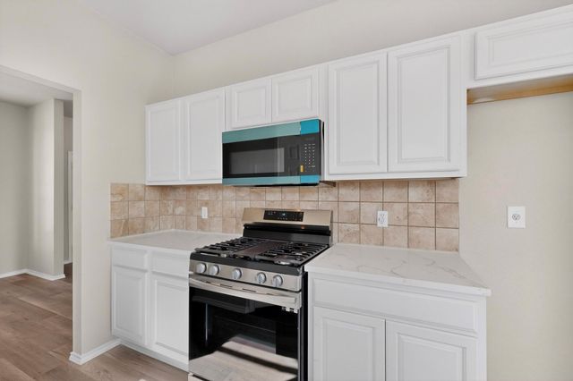 405 Buckingham DR, Kyle, TX 78640