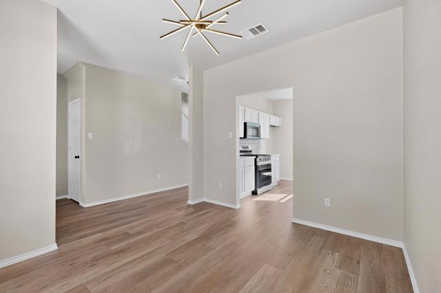 405 Buckingham DR, Kyle, TX 78640