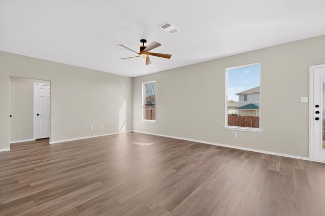 405 Buckingham DR, Kyle, TX 78640