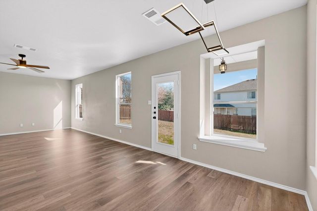 405 Buckingham DR, Kyle, TX 78640