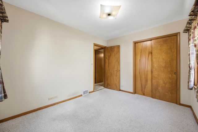 312 16th Street S, Moorhead, MN 56560