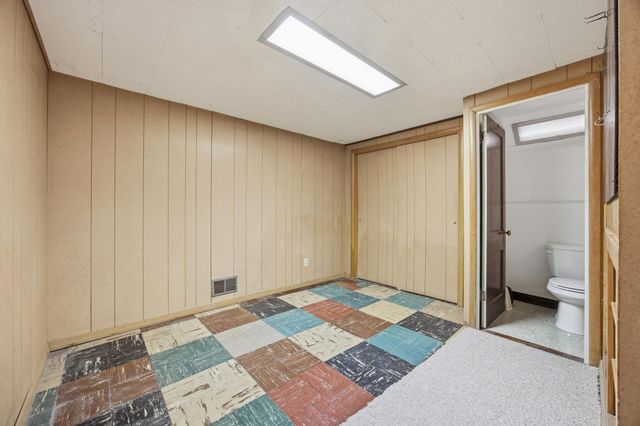 312 16th Street S, Moorhead, MN 56560