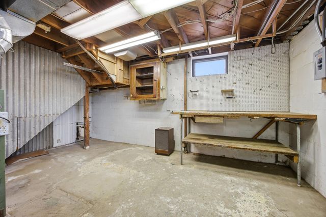 312 16th Street S, Moorhead, MN 56560