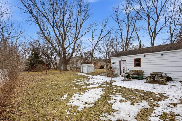 312 16th Street S, Moorhead, MN 56560