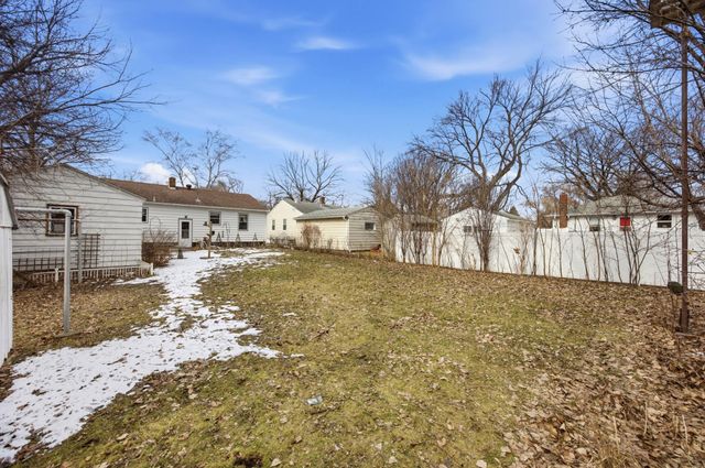 312 16th Street S, Moorhead, MN 56560