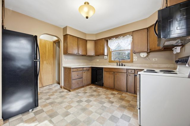 312 16th Street S, Moorhead, MN 56560