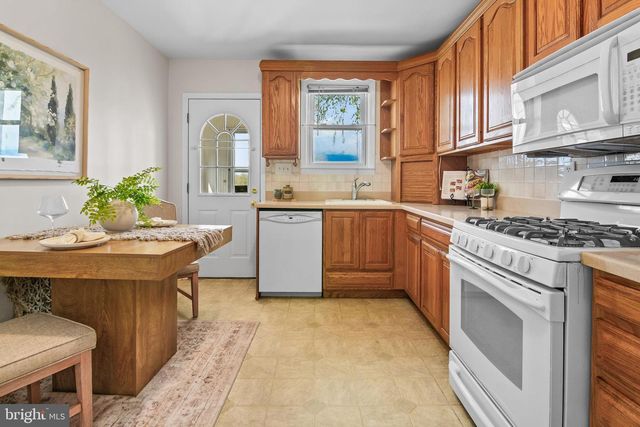 54 WAGNERS LN, Essex, MD 21221