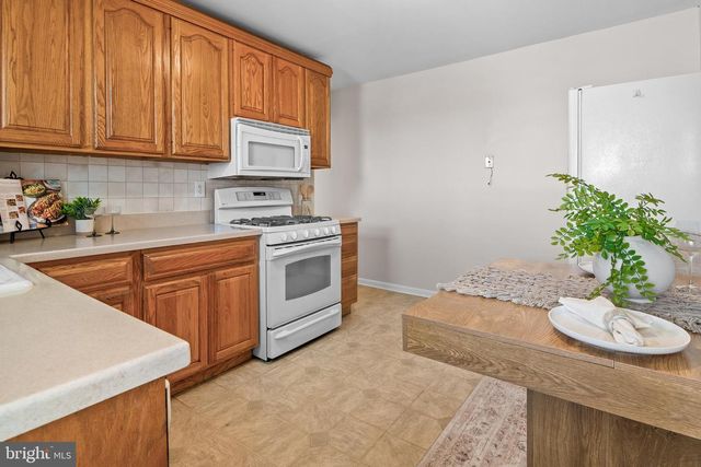 54 WAGNERS LN, Essex, MD 21221