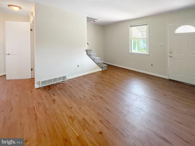 54 WAGNERS LN, Essex, MD 21221